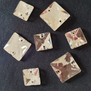 Strass coloris cristal, très haute brillance dimension 12X12