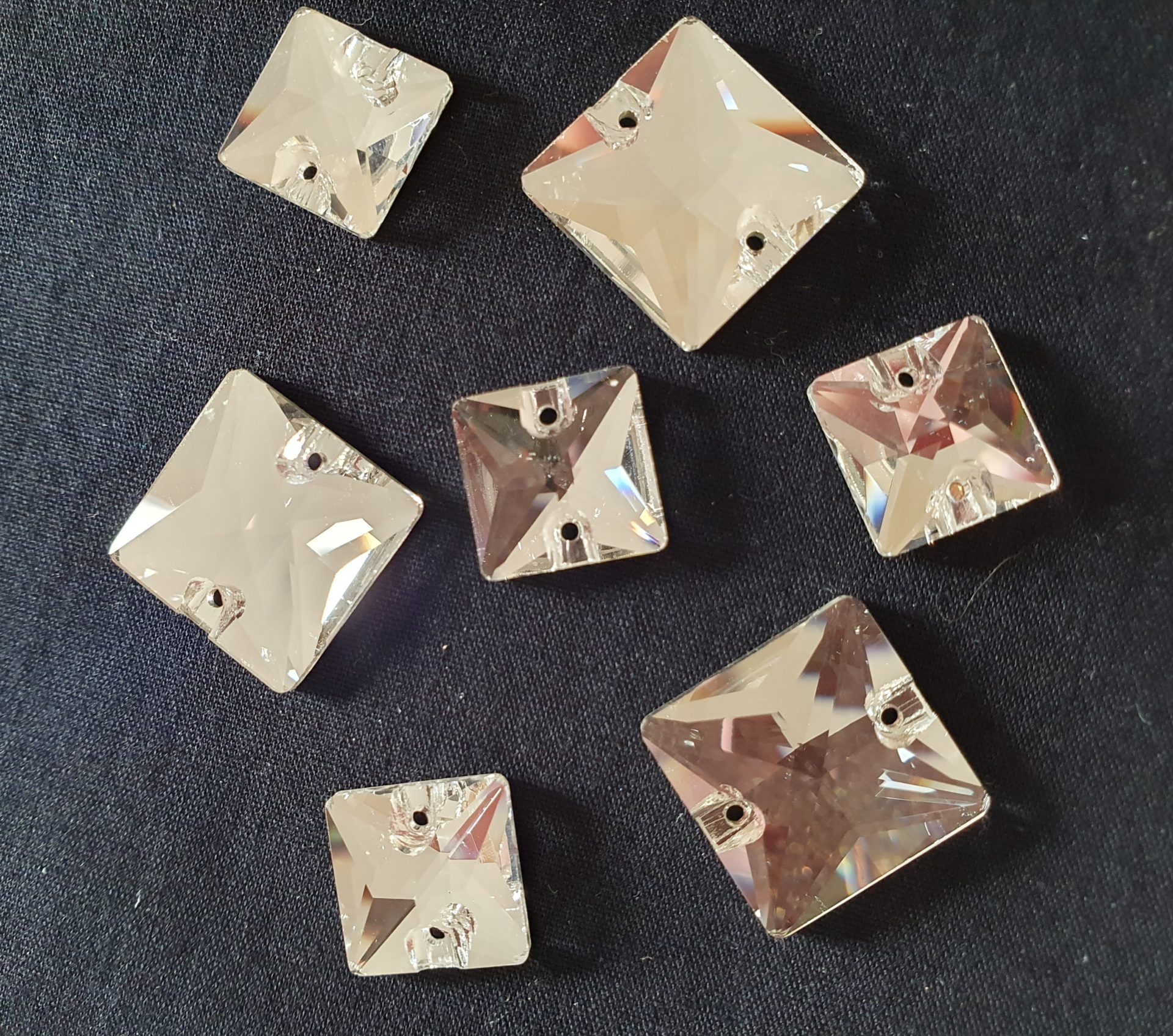 Strass coloris cristal, très haute brillance dimension 12X12