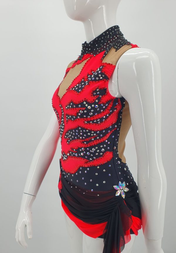 Location Justaucorps Rouge fluo et Noir – Image 4